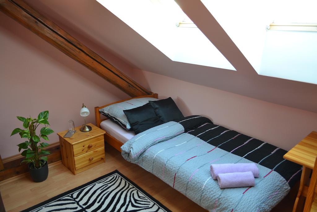 Hotel Byron Zlaté Moravce Habitación foto